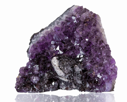 https://crystalbliss.com/cdn/shop/products/Amethyst_Geode_Peice_-_Main_1200x960.png?v=1560006023